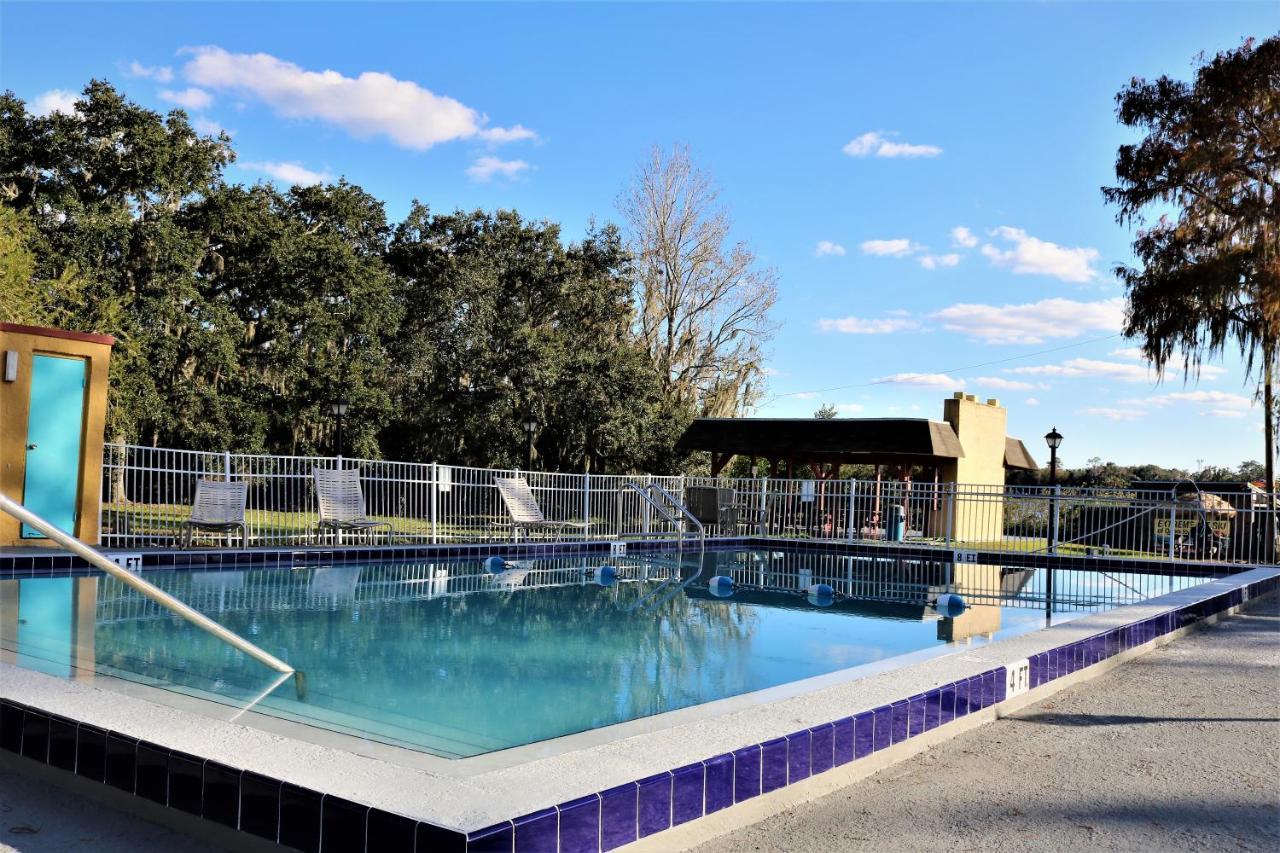 Howard Johnson By Wyndham Lake Front Park Kissimmee Buitenkant foto