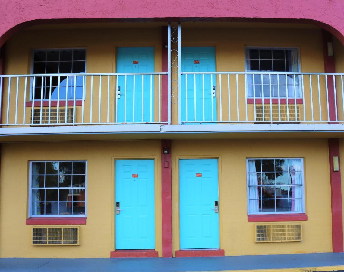 Howard Johnson By Wyndham Lake Front Park Kissimmee Buitenkant foto