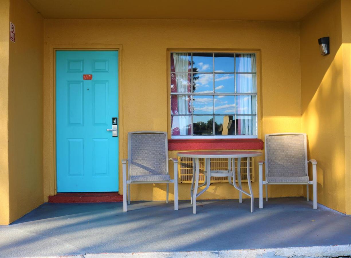 Howard Johnson By Wyndham Lake Front Park Kissimmee Buitenkant foto