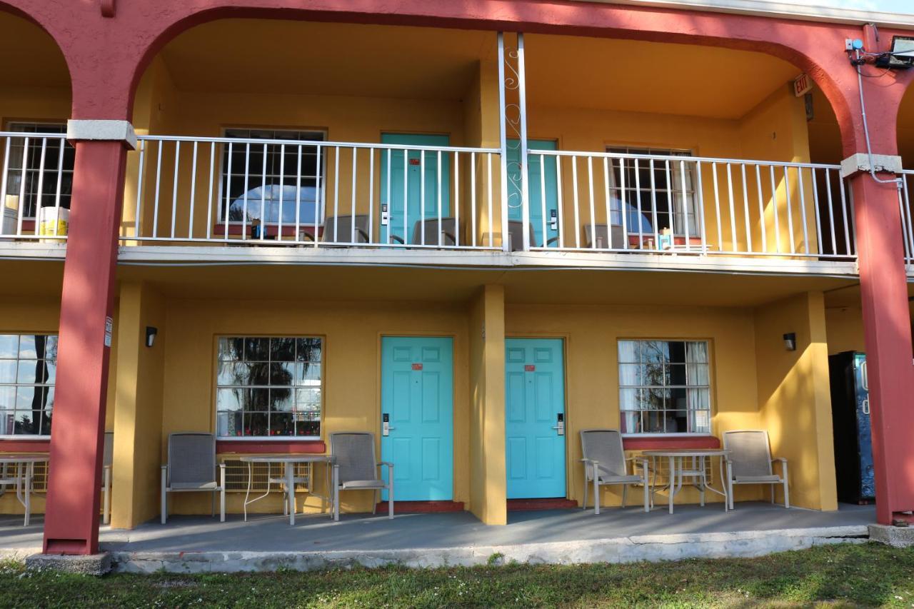 Howard Johnson By Wyndham Lake Front Park Kissimmee Buitenkant foto