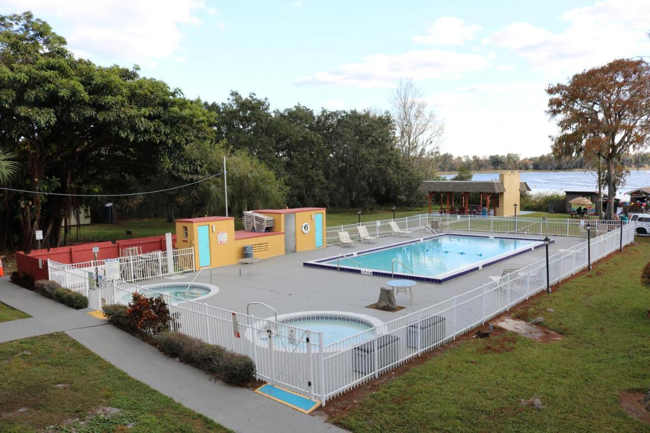 Howard Johnson By Wyndham Lake Front Park Kissimmee Buitenkant foto