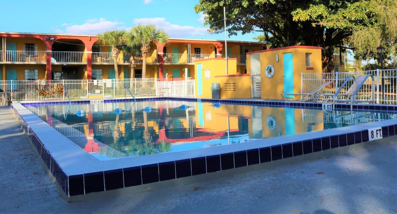 Howard Johnson By Wyndham Lake Front Park Kissimmee Buitenkant foto