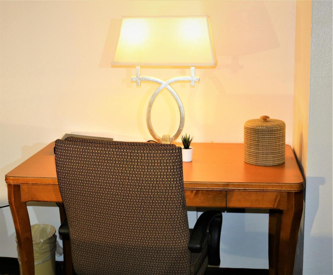 Howard Johnson By Wyndham Lake Front Park Kissimmee Buitenkant foto